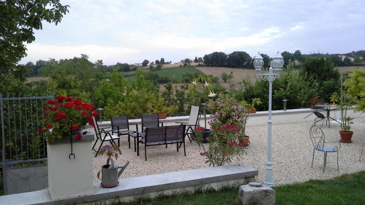 Montismaurelli Bed & Breakfast Montmoreau Exterior foto