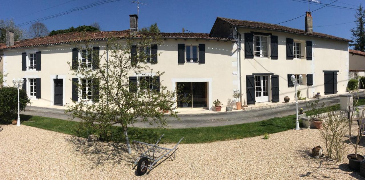 Montismaurelli Bed & Breakfast Montmoreau Exterior foto