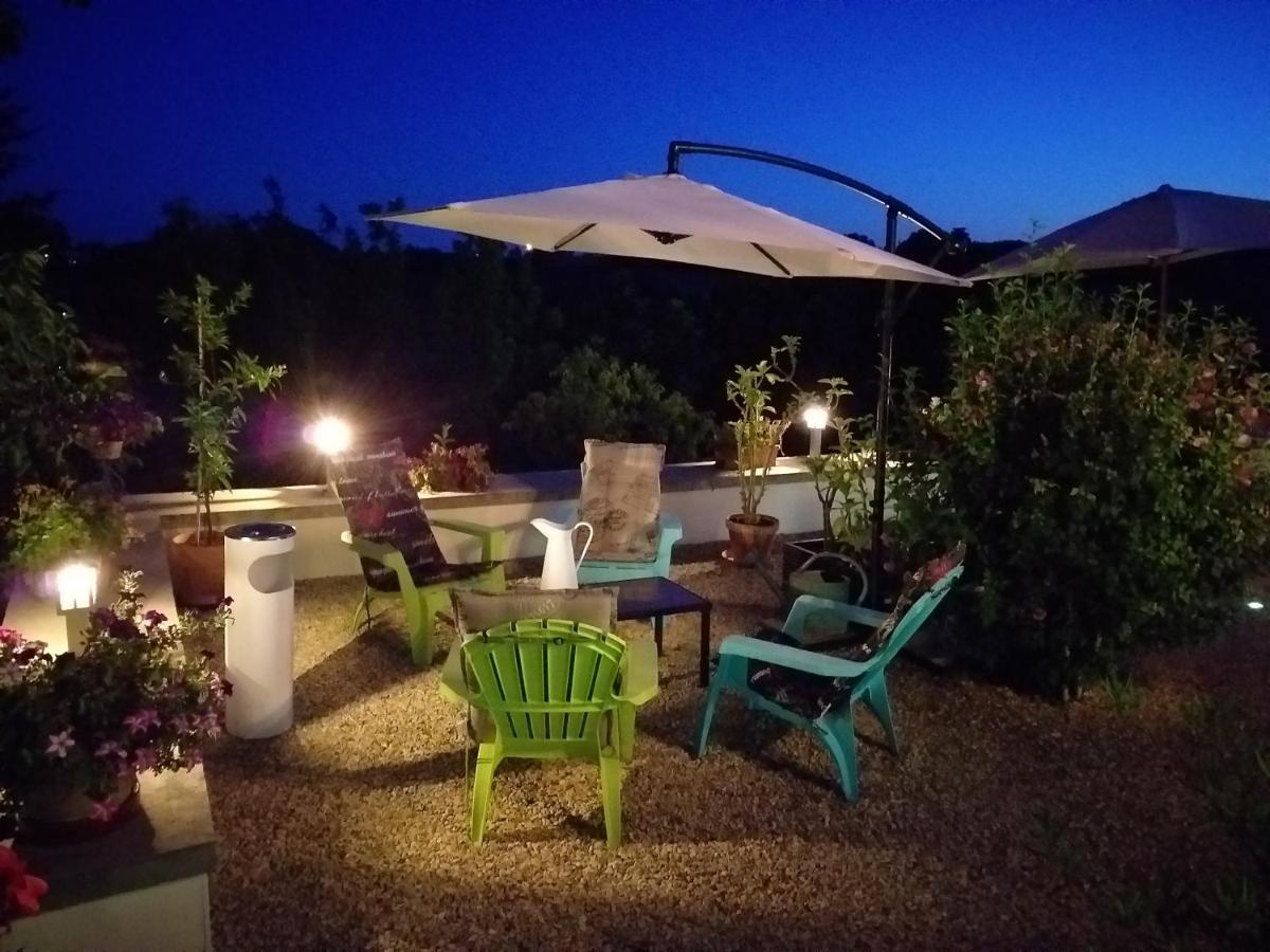 Montismaurelli Bed & Breakfast Montmoreau Exterior foto